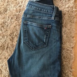 Jeans comfy. Ankle cuffs fold to show thread. EUC